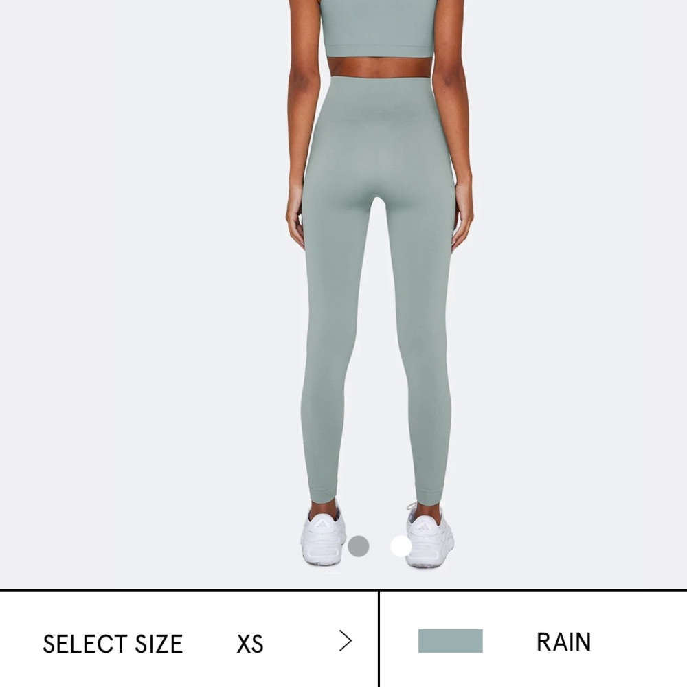 NWT SET ACTIVE Sculptflex Set in Color: Rain - Picture 4 of 4